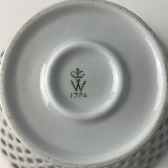 Wallendorf Vintage Porcelain Reticulated Pedestal Dish Compote - Picture 5 of 12